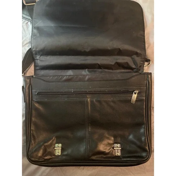 Kenneth Cole Reaction‎ Show Business 16 Black Leather Laptop Messenger Bag